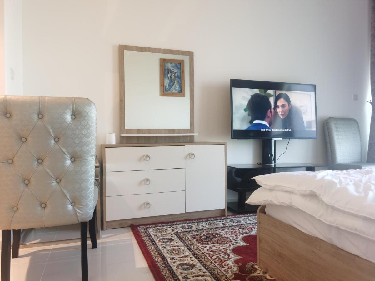 شقة Heaven Escape Surrounded By Stunning Golf View High Floor -netflix-gym-pool -perfect Vacations *